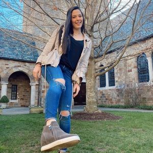 Meet your Posher, Hannah